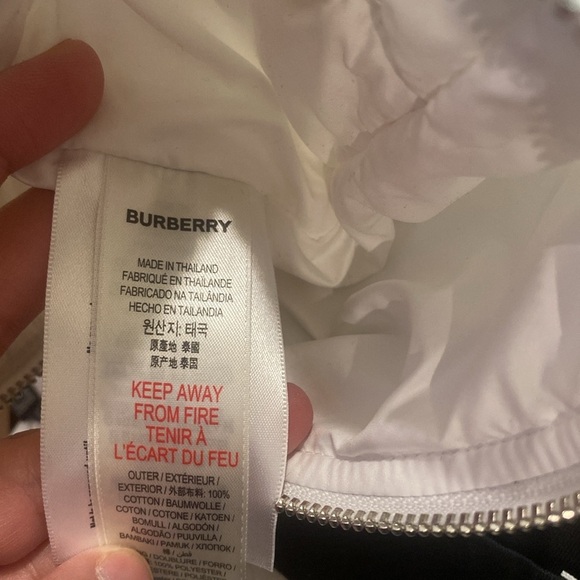 Burberry White Quilted Pouch - Picture 9 of 9